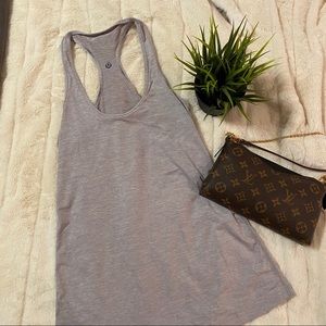 💋 NWOT LuluLemon Top